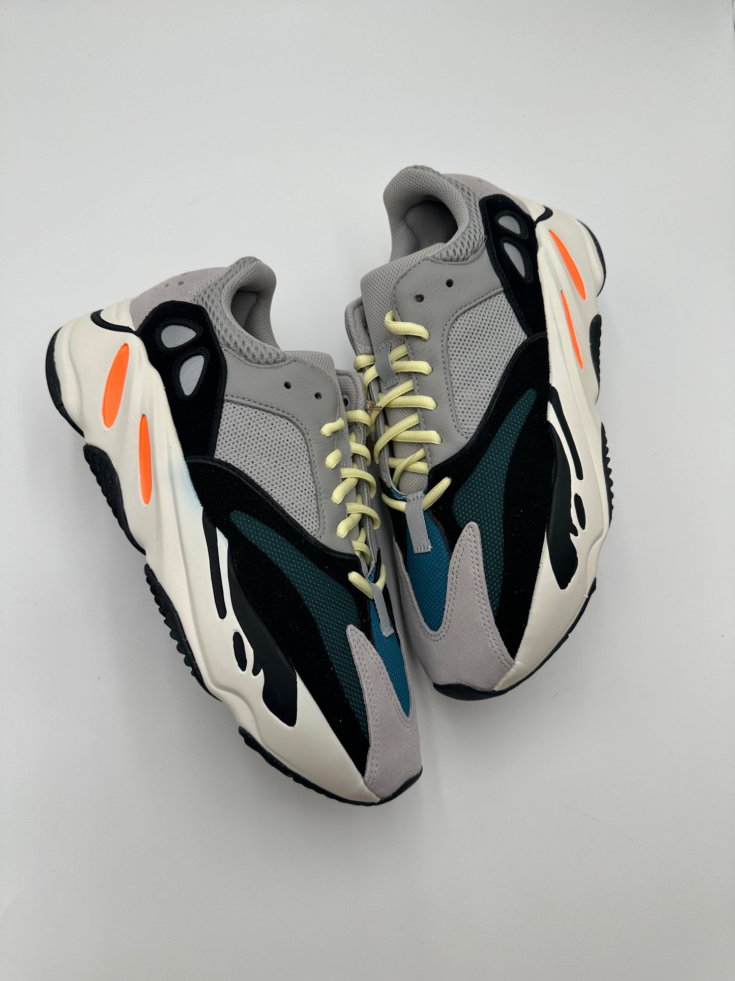 Adidas Yeezy 700 Waverunners