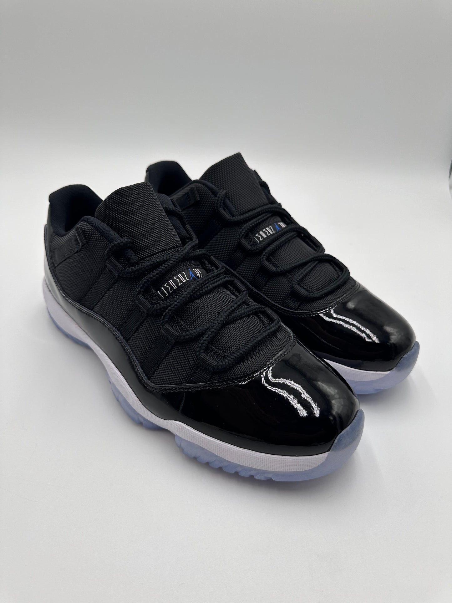 Jordan 11 Low Space Jam