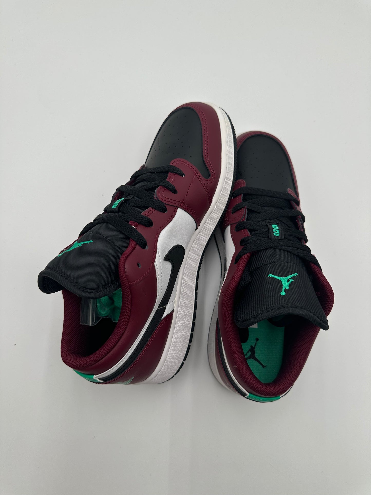 Jordan 1 Low Dark Beetroot