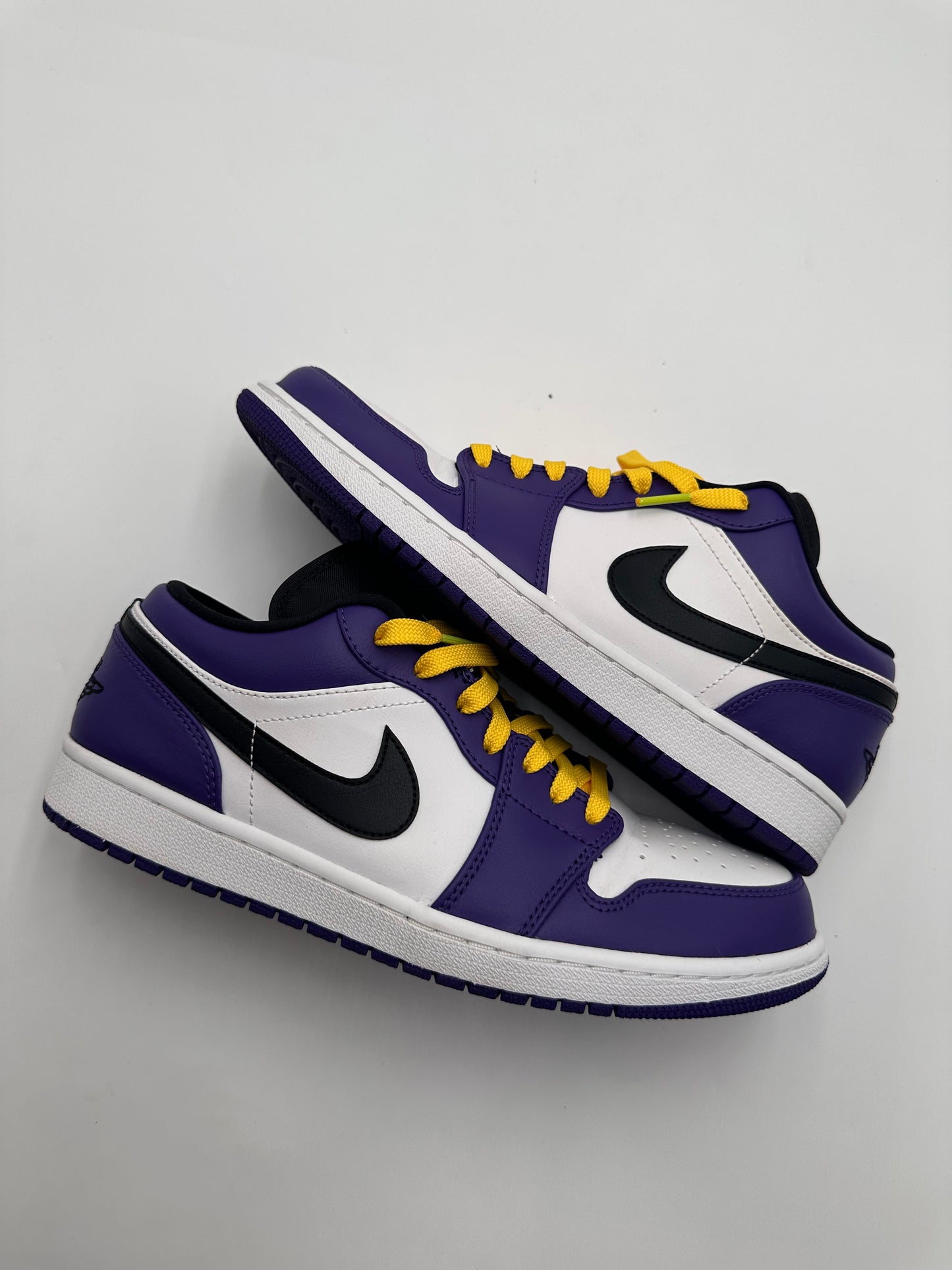 Jordan 1 Low Court Purple White