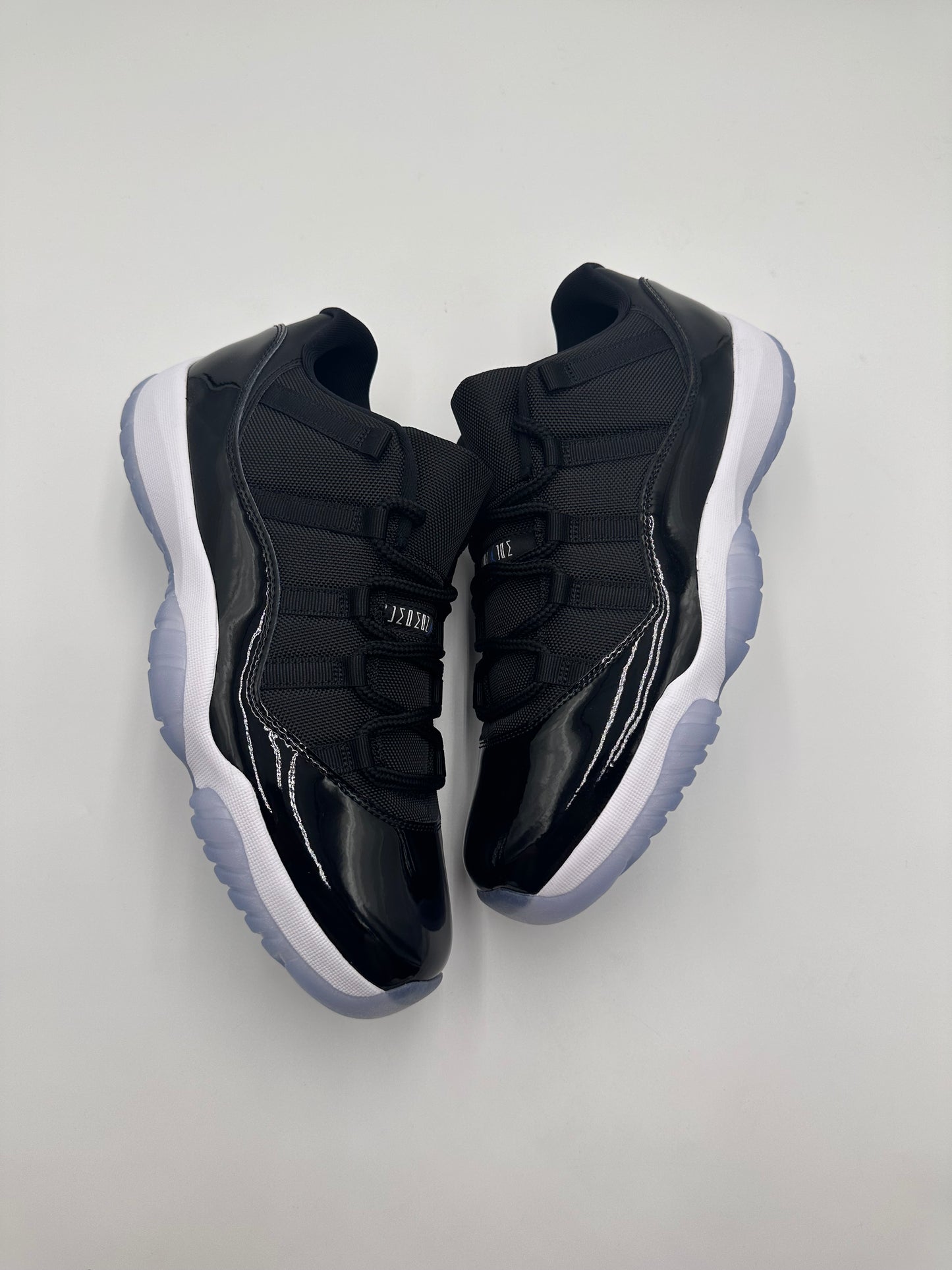 Jordan 11 Low Space Jam