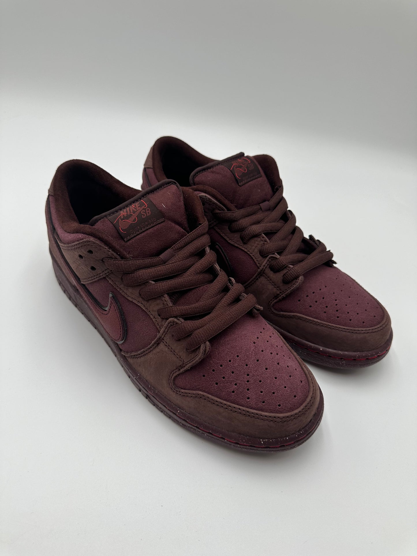 Nike Dunk Low SB City of Love Burgundy Crush