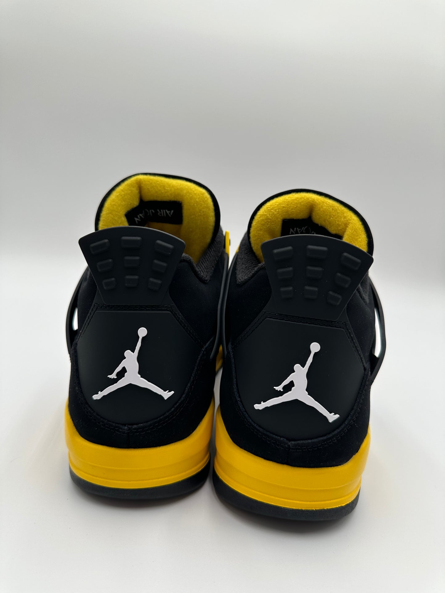 Jordan 4 Thunder