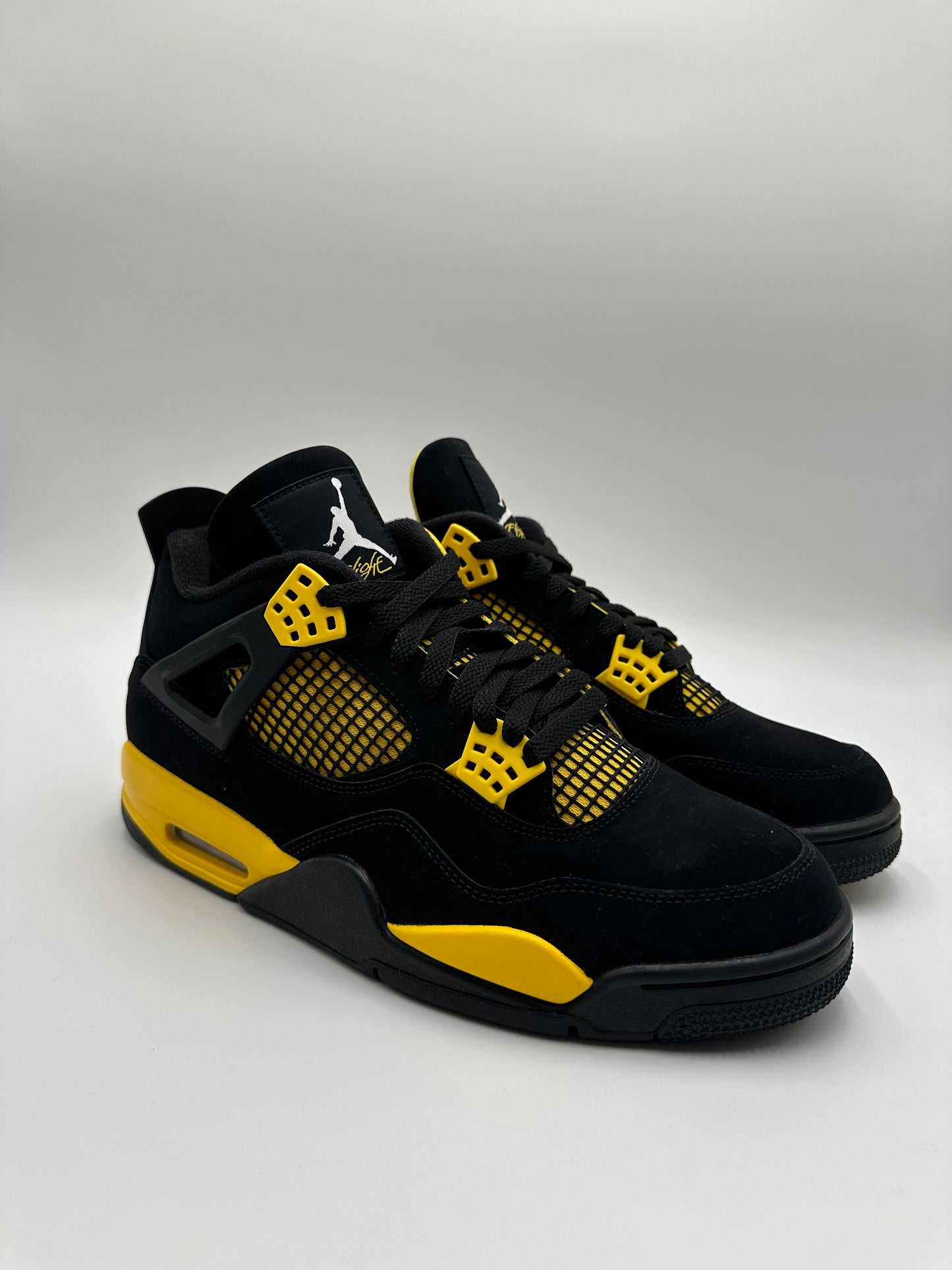 Jordan 4 Thunder