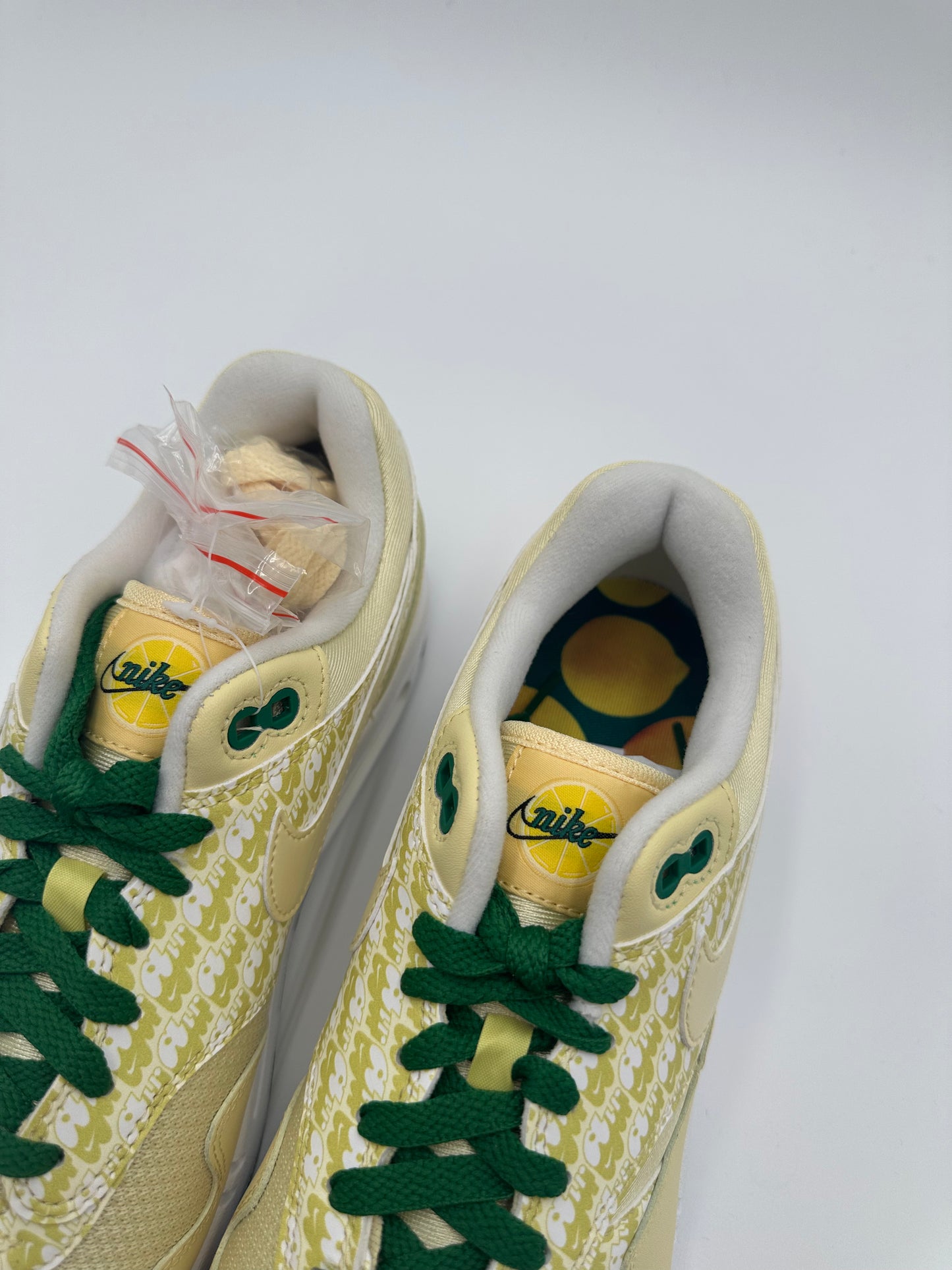 Nike Air Max 1 Lemonade																					1